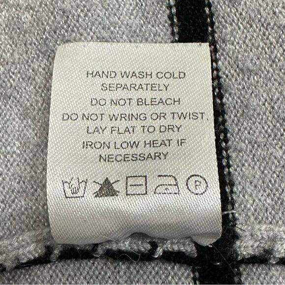 Summer & Sage “Bonjour” Gray Black Striped Ribbed Knit  Sweater Vest, Sz Medium - Picture 11 of 12